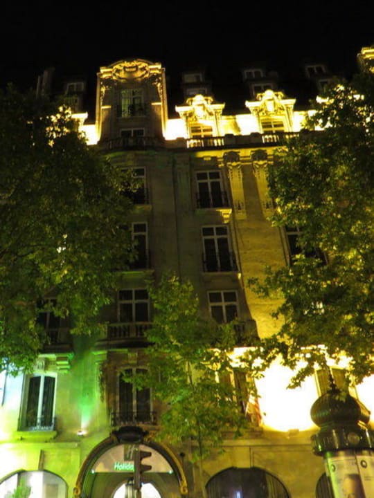 Front bei Nacht Holiday Inn Paris Gare de Lyon Bastille