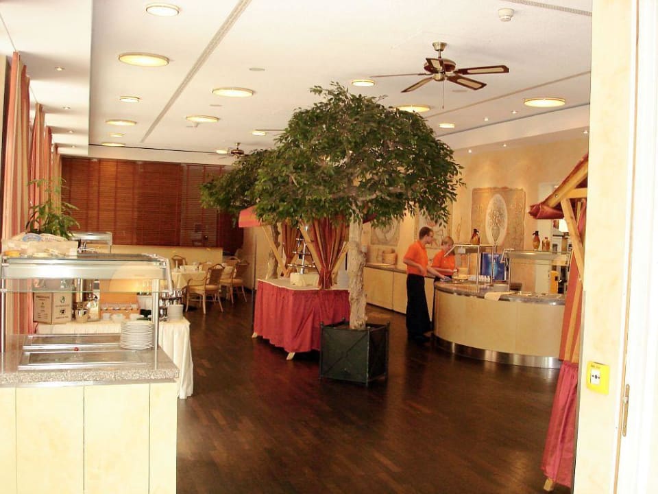 Buffetraum für Frühstück Hotel Elbflorenz Dresden