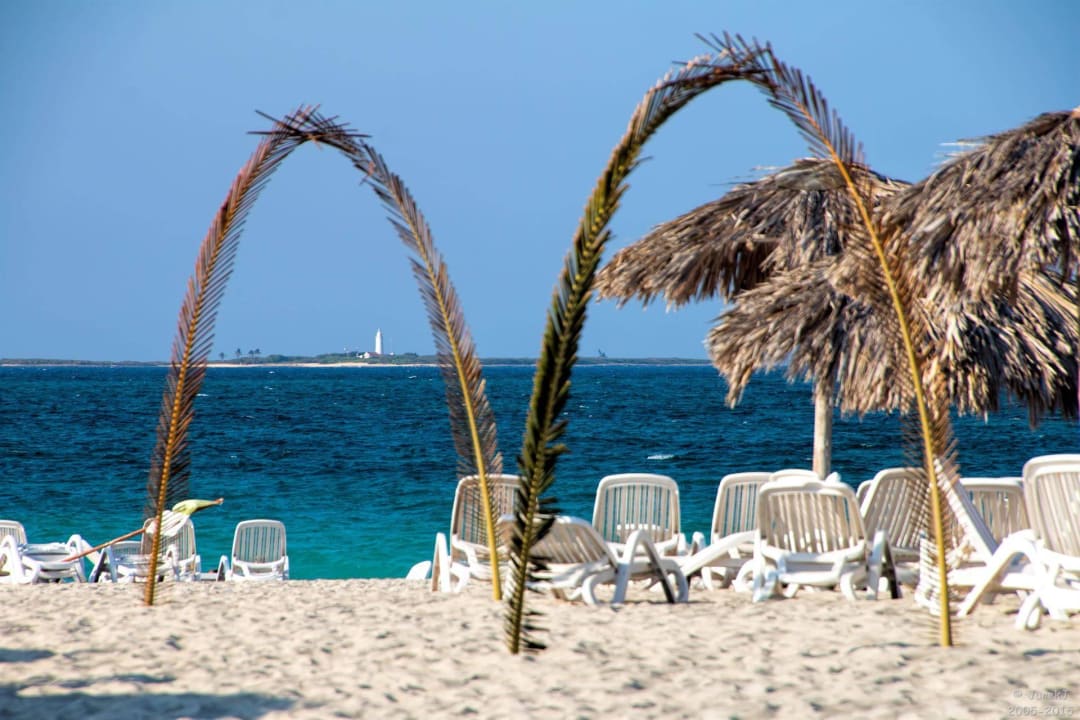 Blick auf kleine Insel Faro Cayo Piedras del Norte Iberostar Origin Laguna Azul