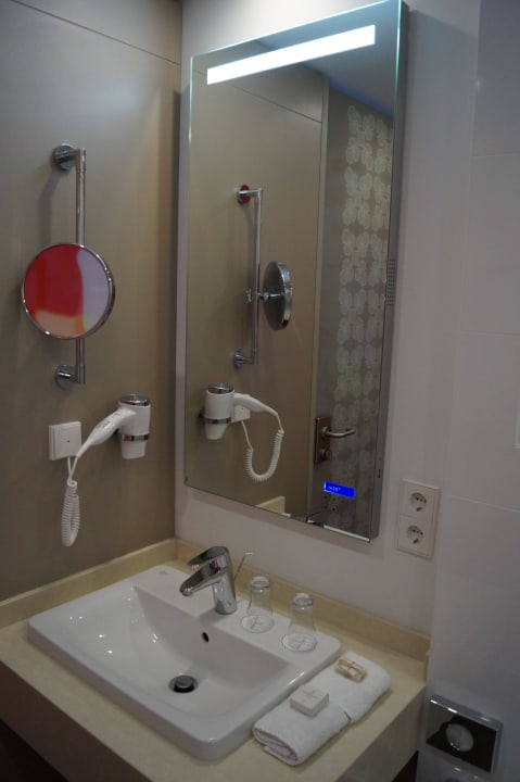 Bad, Zimmer 302 Homaris West Side