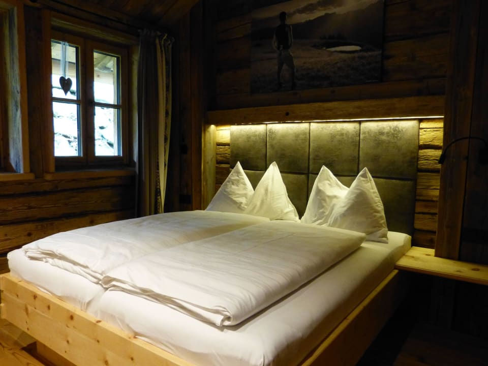 Schlafzimmer Erdgeschoss Chaletdorf Auszeit