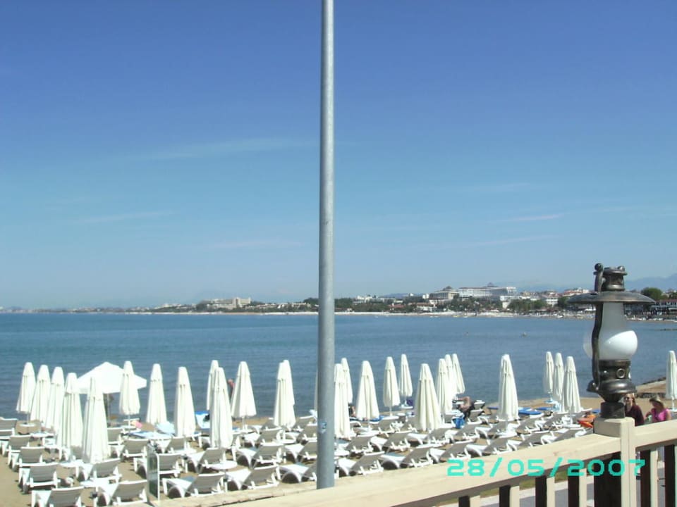 Blick zum Strand vom Restaurant aus Can Garden Beach
