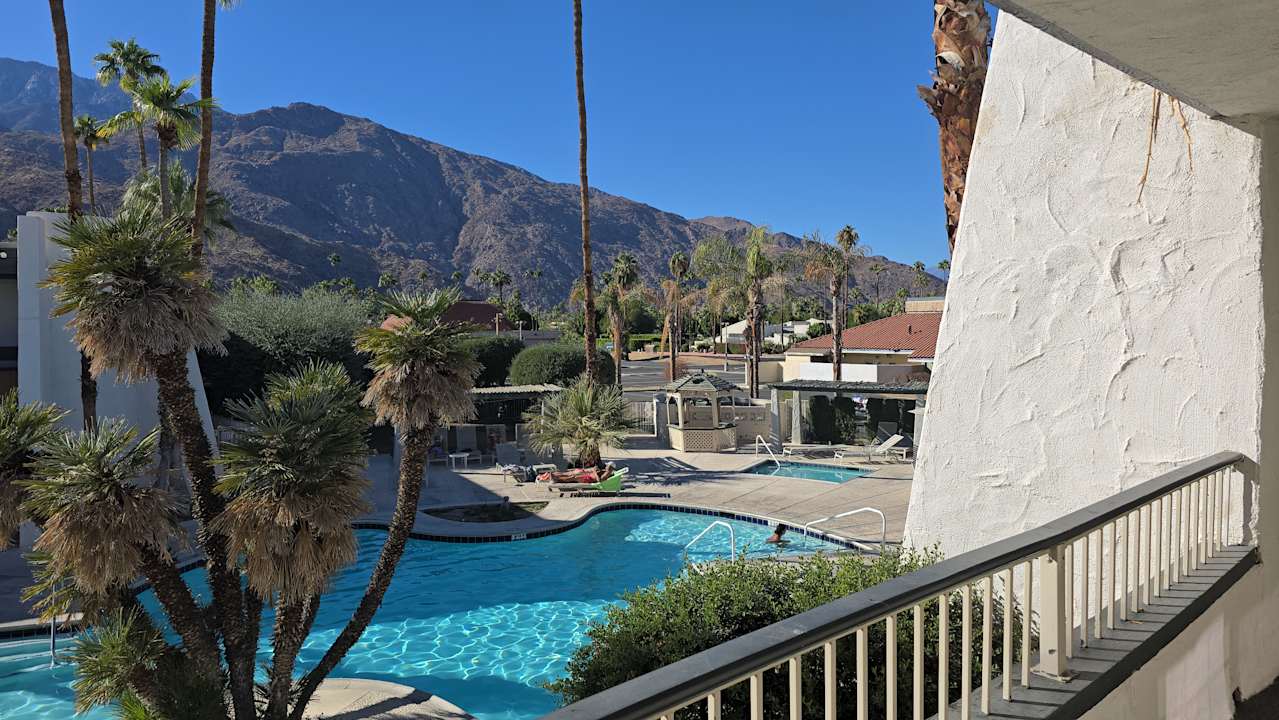 Pool Travelodge by Wyndham Palm Springs