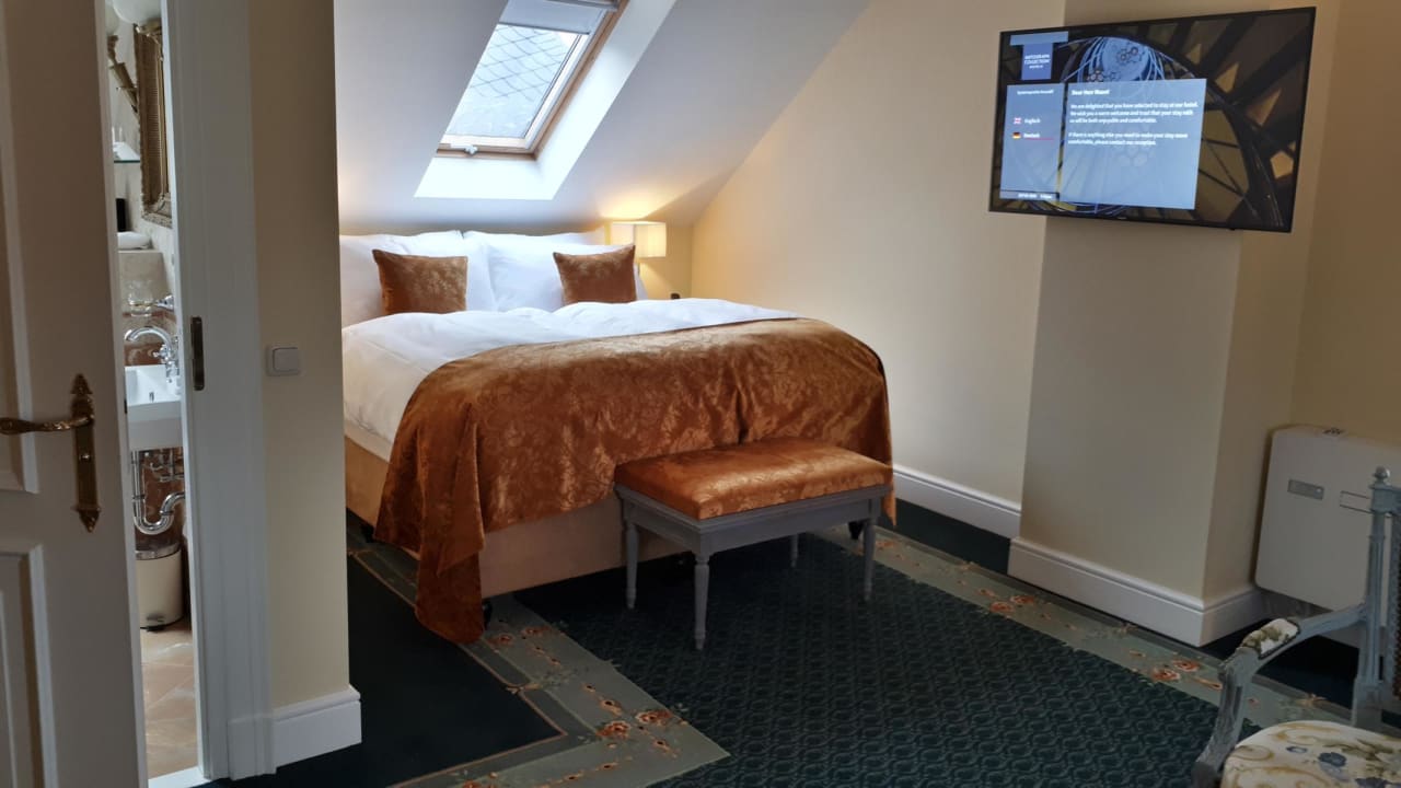 Zimmer Schloss Lieser, Autograph Collection