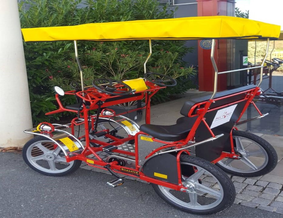 Hauseigene Rickscha All In Red Thermenhotel