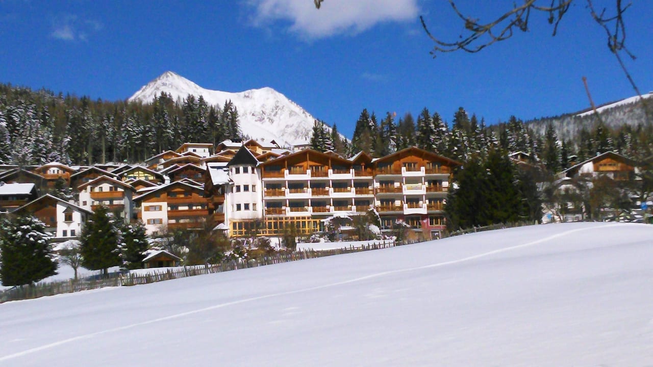 Hotel Sonnenberg + Gartenanlage SONNENBERG | Panorama Dolomites Wellbeing