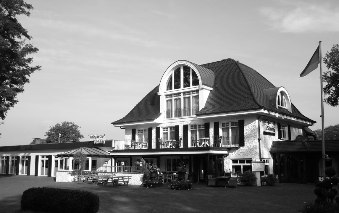 Das neue Hauptgebäude Waldgasthof Schöning