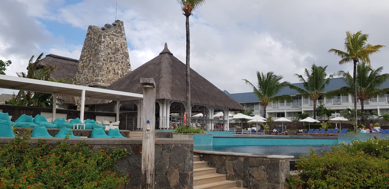 Pool Radisson Blu Azuri Resort & Spa