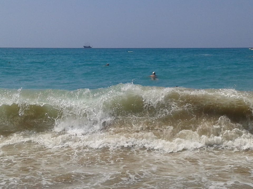 Mega Wellen Blue Waters Club