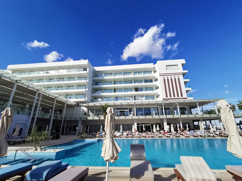 Außenansicht Constantinos The Great Beach Hotel