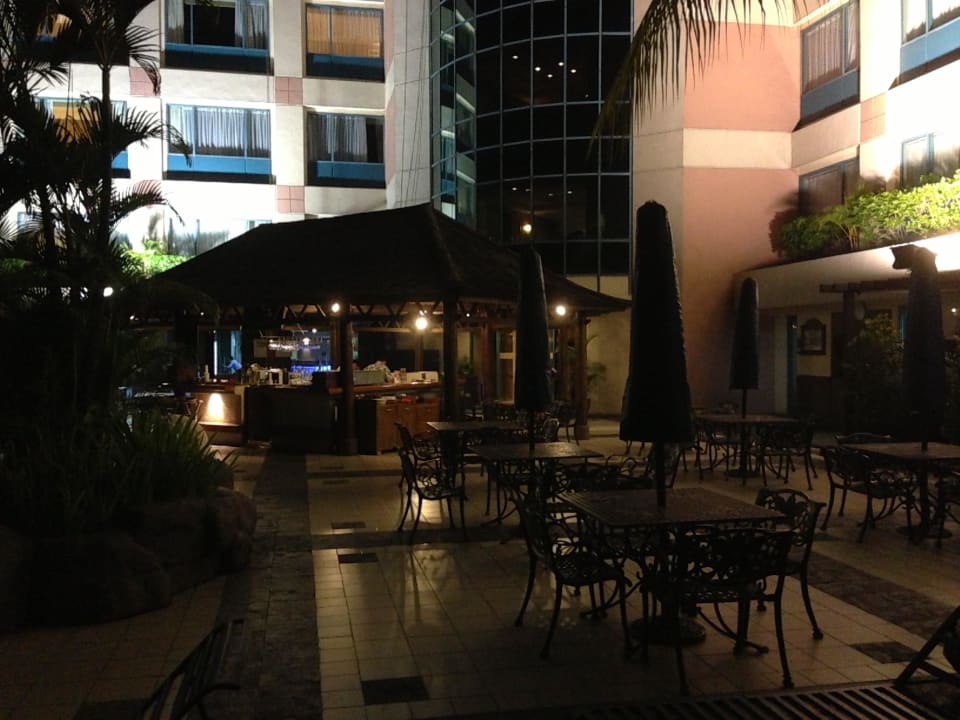 Poolbar Hotel Ciputra Jakarta