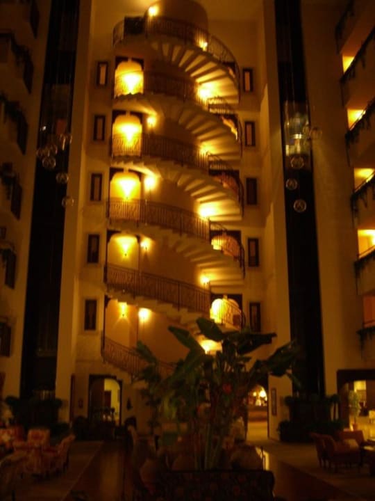 Treppenaufgang zu den Zimmern Hotel Royal Garden Beach