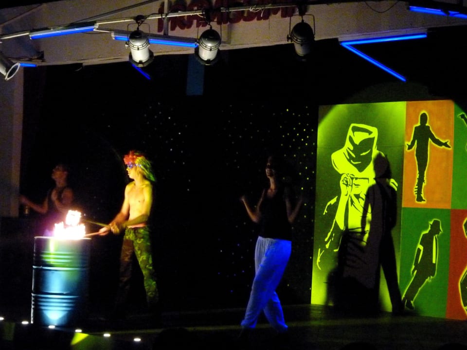 Showtime. Golf Beach Hotel & Spa