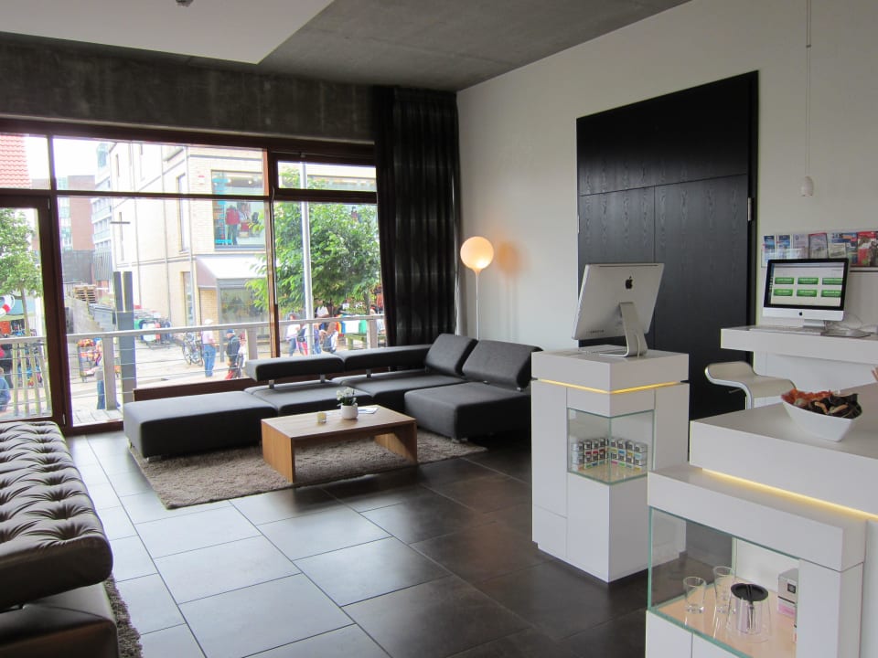 Lobby mit Internetecke Strandgut Resort
