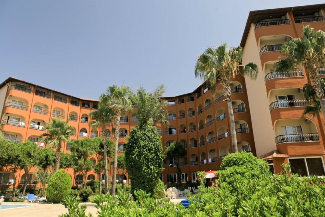 Hotel vom Garten aus Club Turtas Beach Hotel