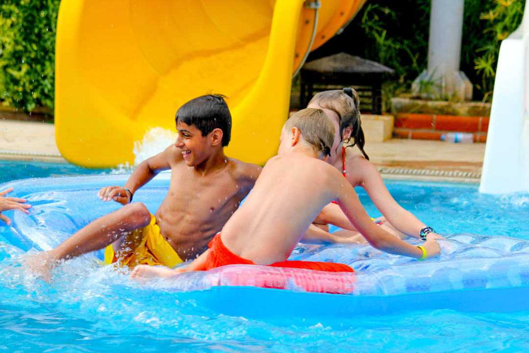 Swimming Pool Ark Apart Otel