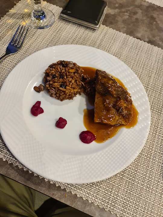 Gastro The Sense Deluxe Hotel