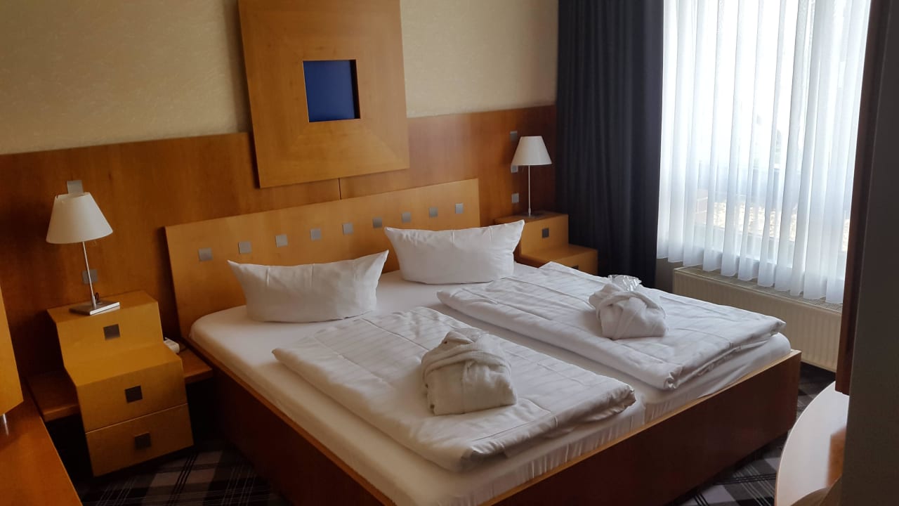 Schlafzimmer MEDIAN Hotel Hannover Lehrte