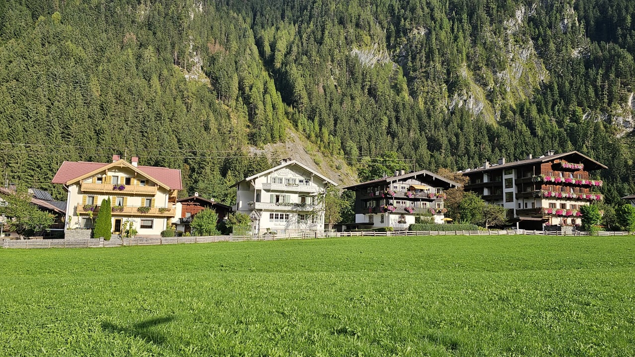 Außenansicht Hotel & Pension Strolz