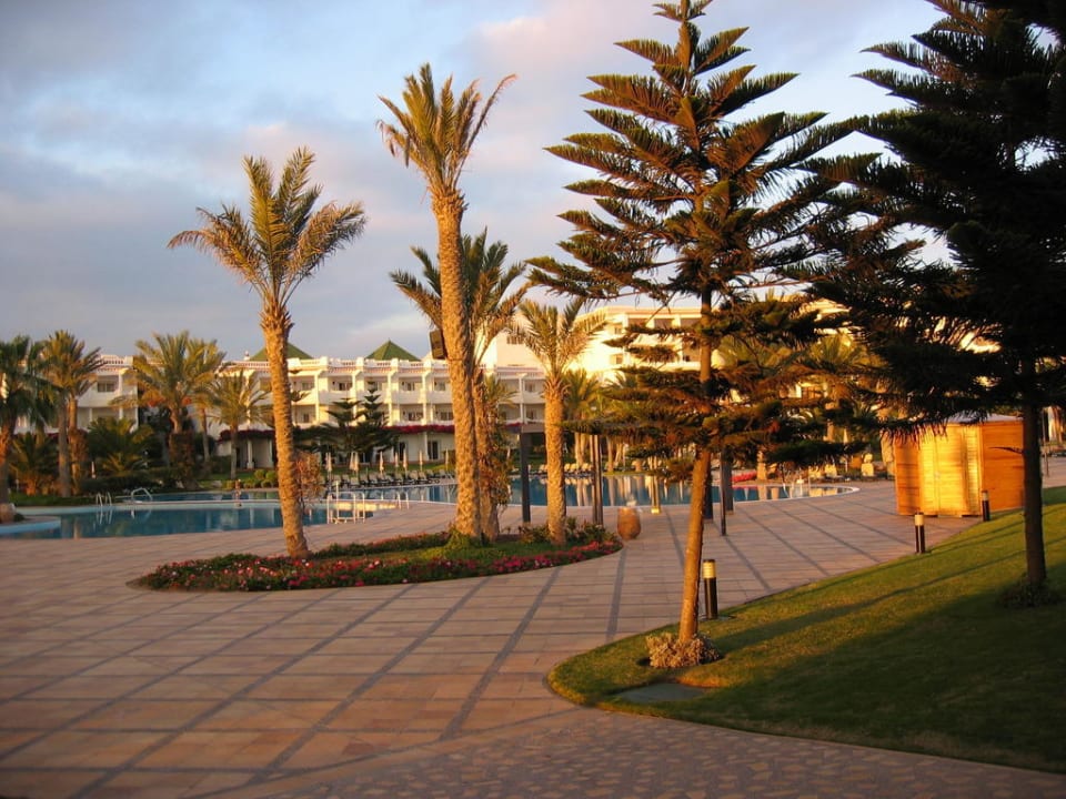 Anlage in der Abendsonne Iberostar Waves Founty Beach