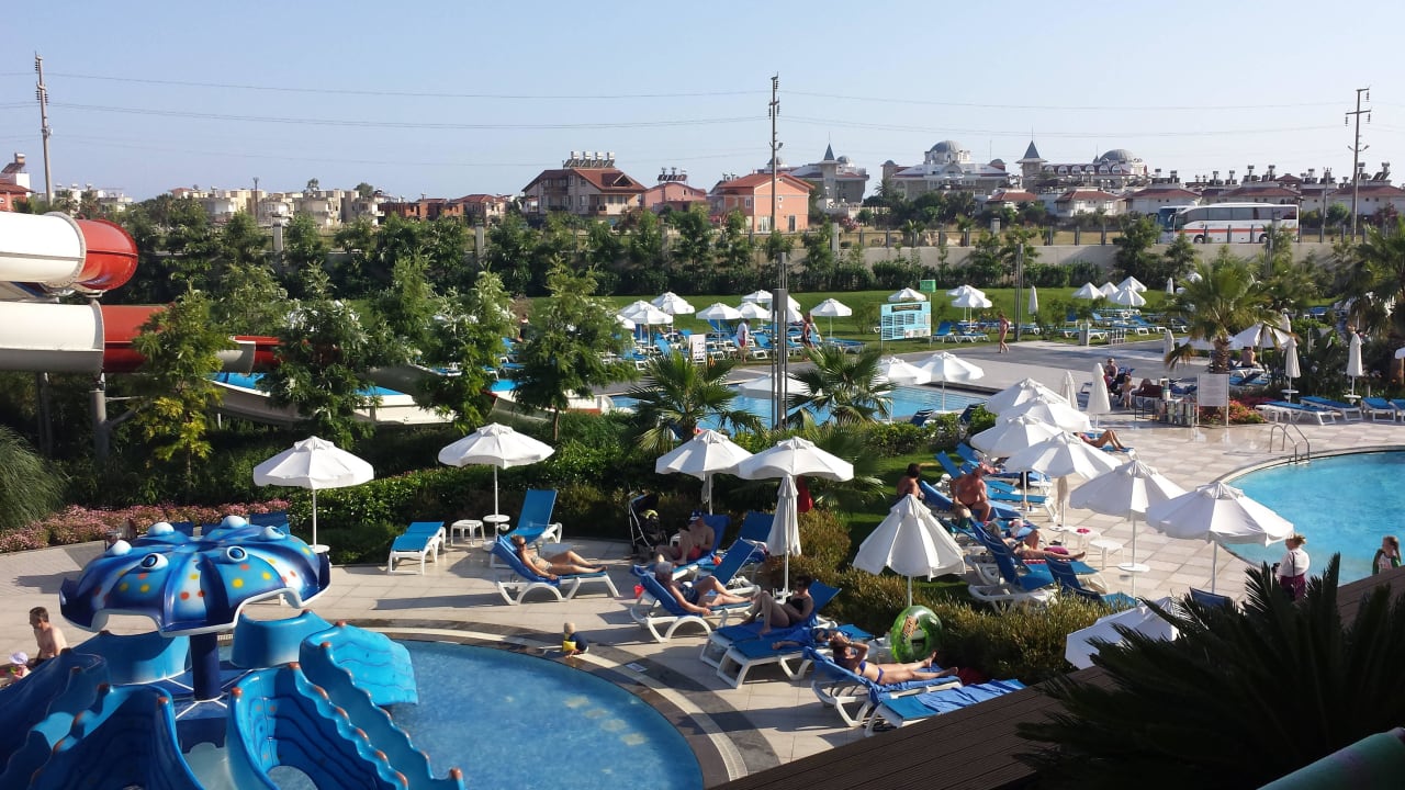 Uitzicht vanaf ons balkon Terrace Elite Resort