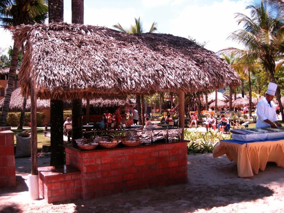 Barbecue am Strand Iberostar Waves Costa Dorada