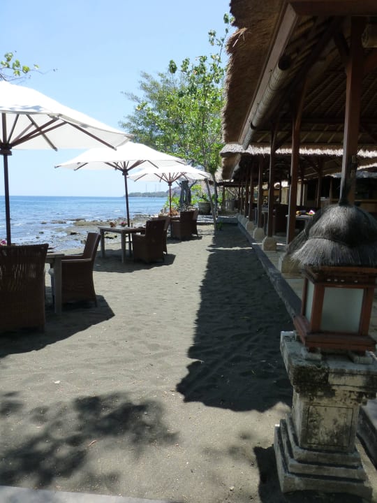 Restaurant am Strand mit super nettem Personal Hotel Matahari Beach Resort & Spa