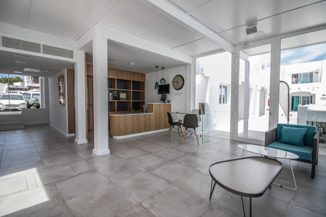 Lobby Apartments Guinate Club