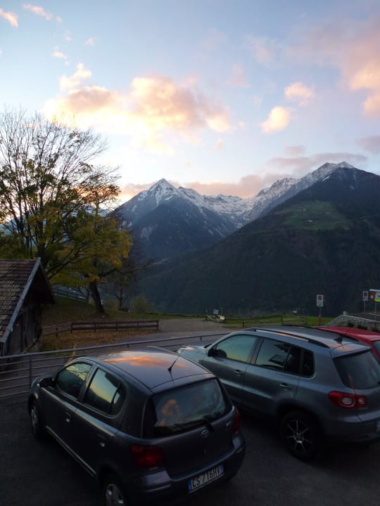 Der Taserparkplatz unten bei der Talstation Taser Familienalm