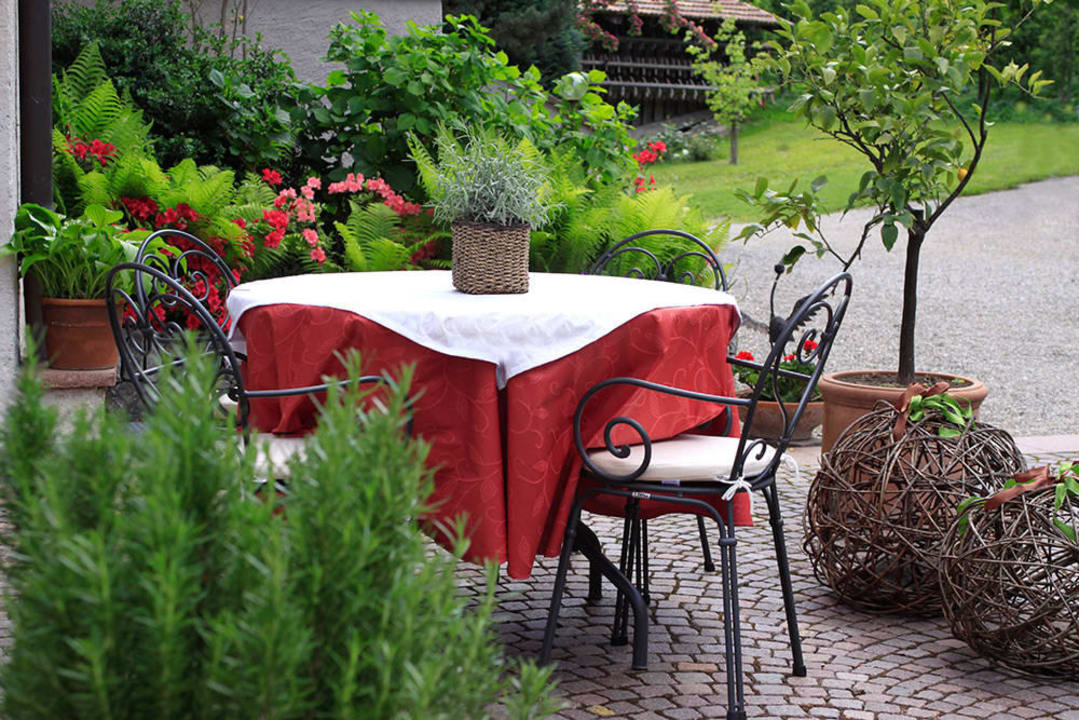 Die gemütliche Terrasse läd zum verweilen ein Apartments Gasserhof