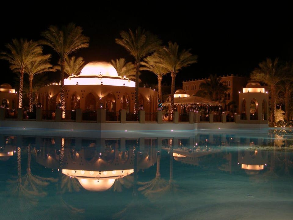 Beleuchtung des Pools am Abend Makadi Palace
