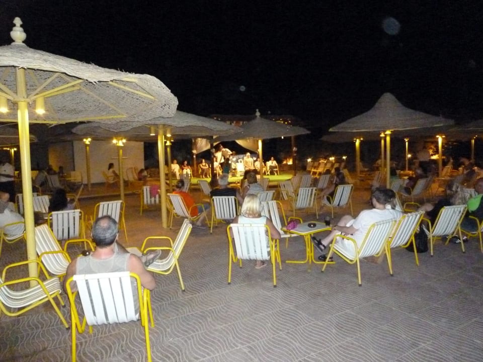 Der Pool am Abend Shams Safaga Resort