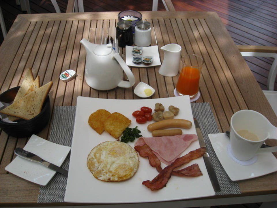 Frühstück Dusit Suites Hotel Ratchadamri, Bangkok