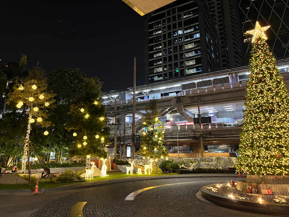 Außenansicht Eastin Grand Hotel Sathorn