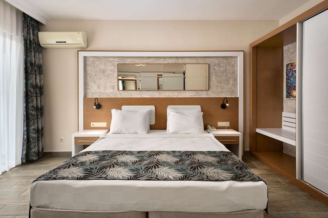 Zimmer Kaila Beach Hotel
