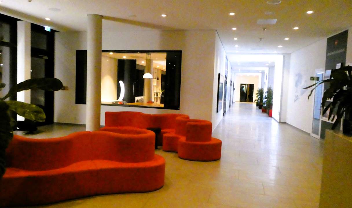 Lobby Vienna House by Wyndham Ernst Leitz Wetzlar