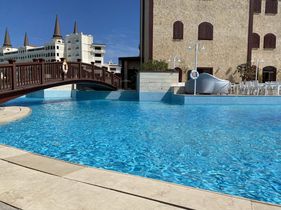 Pool Titanic Mardan Palace