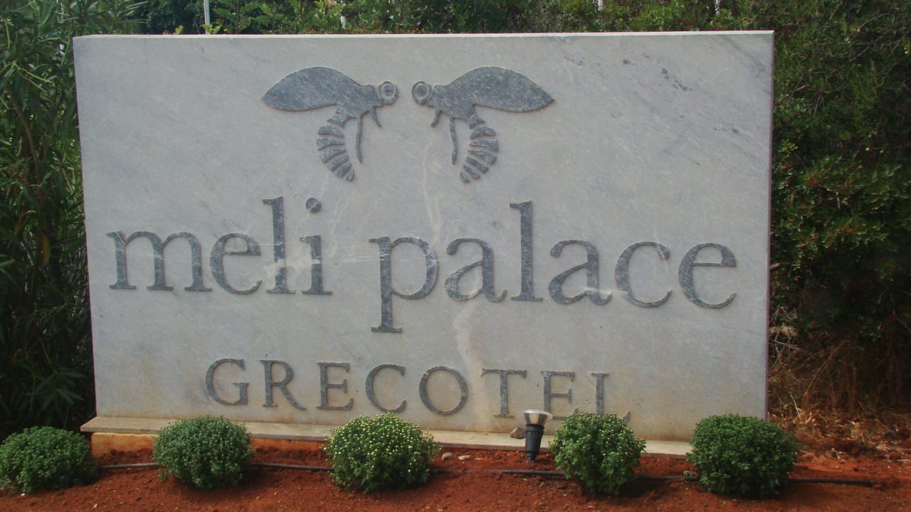 Eingang Grecotel Meli Palace