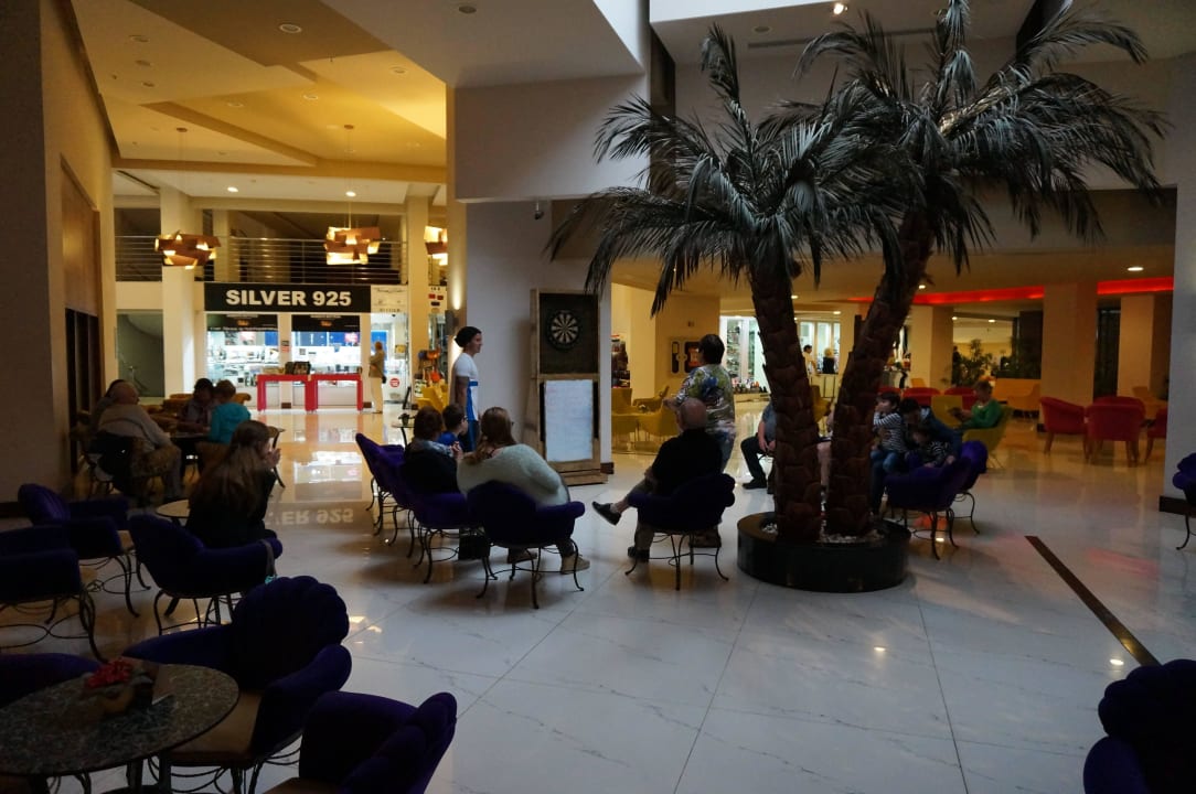 Oasis Bar Limak Lara Deluxe Hotel & Resort