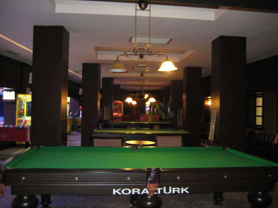 Billard-Tisch im Spiele-Center Susesi Luxury Resort