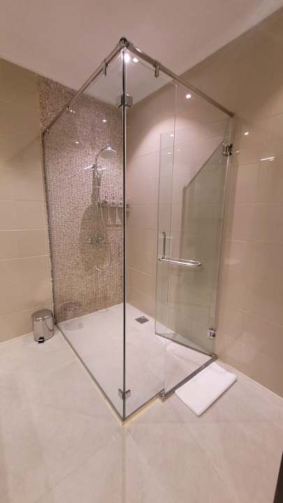 Zimmer The Golden Crown Hotel