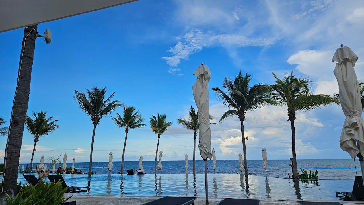 Pool Hilton Cancun, an All-Inclusive Resort