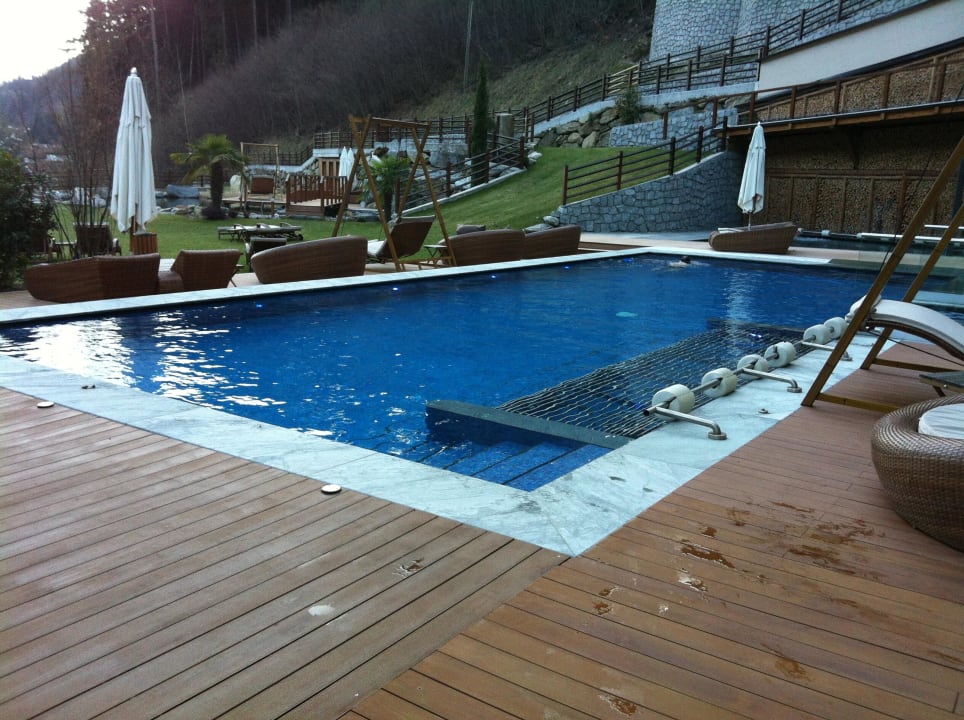 Außenpool Vitalresidenz und heiße Therme Quellenhof Luxury Resort Passeier