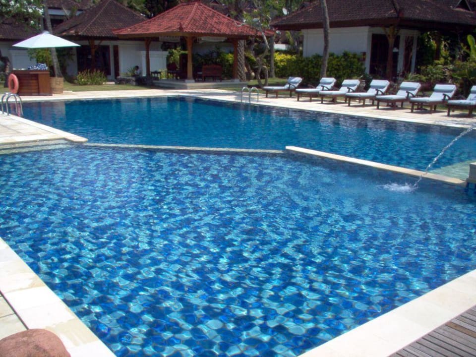 Poolbereich Ramayana Candidasa