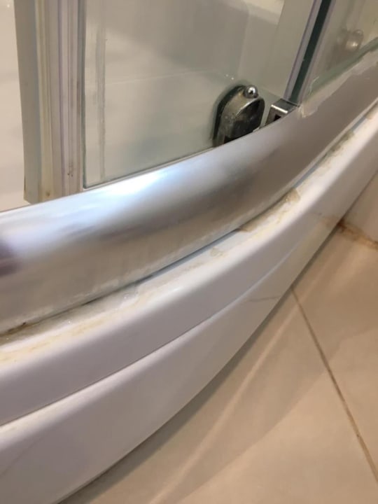 Zimmer Kamelya Aishen Club