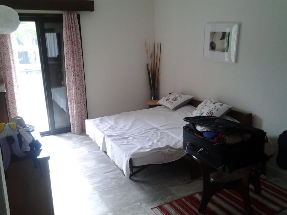 Ein Teil mit dem Ausziehbett wo die Kids waren Hotel Chrousso Village