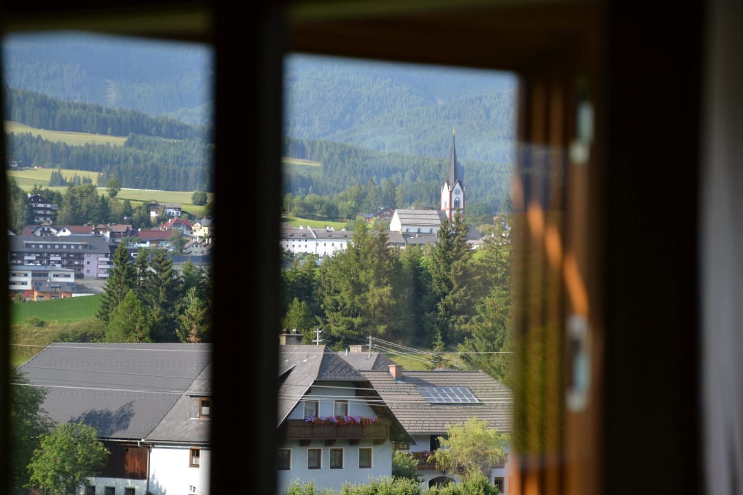 Blick nach Mariapfarr Gästehaus Bacher