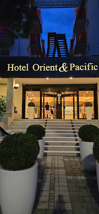 Außenansicht Hotel Orient & Pacific