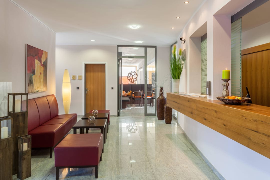 Rezeption Gästehaus Hotel Waldhorn