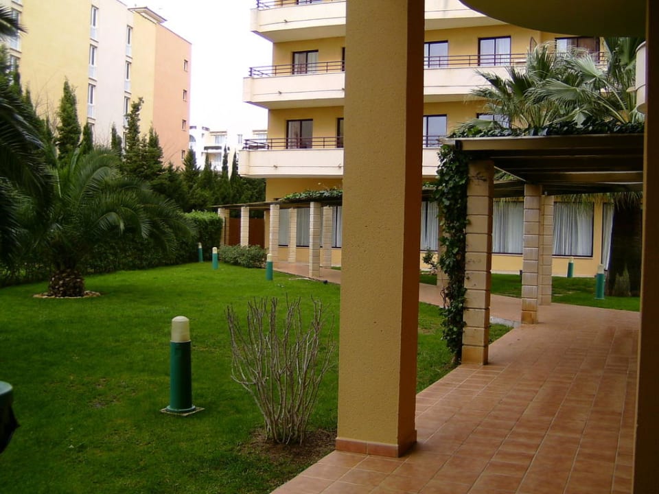 Der Weg zum Restaurant, Haus 2 zu Haus 3 allsun App.-Hotel Orient Beach